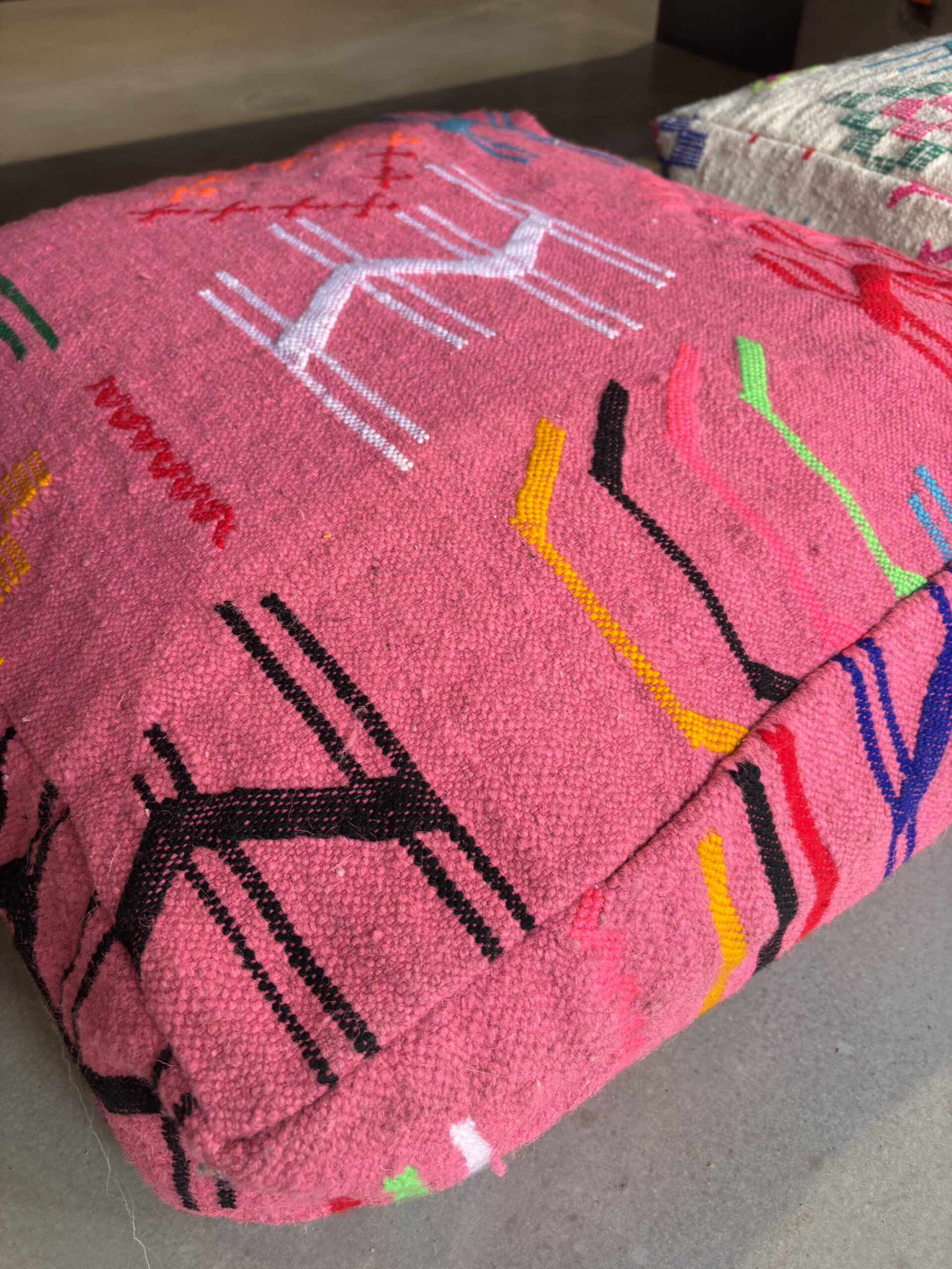 Pouf Berbero in lana - Colore Rosa acceso - Dimensioni cm60x60